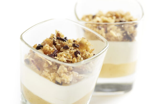 FINGERFOOD DESSERT GLÄSCHEN BIRNE WEIßE SCHOKOLADEN-MOUSSE